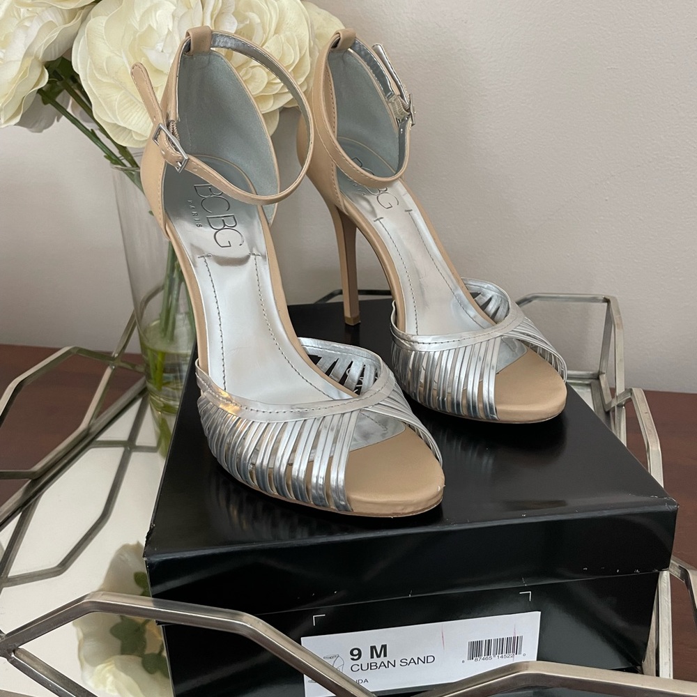 BCBG Paris. Cuban Sand High-Heel/Sandals 4.5”Size 9M. Great condition.